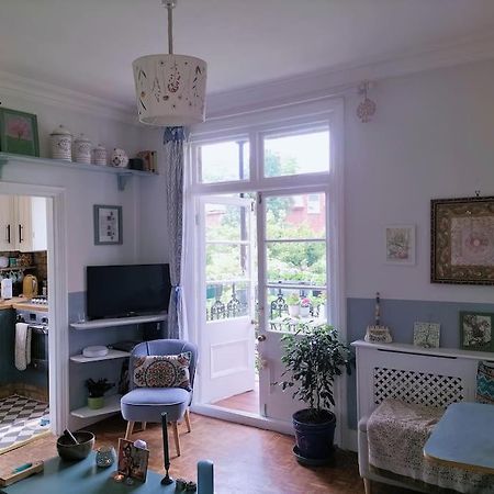 Charming London With Balcony Apartment Exterior foto